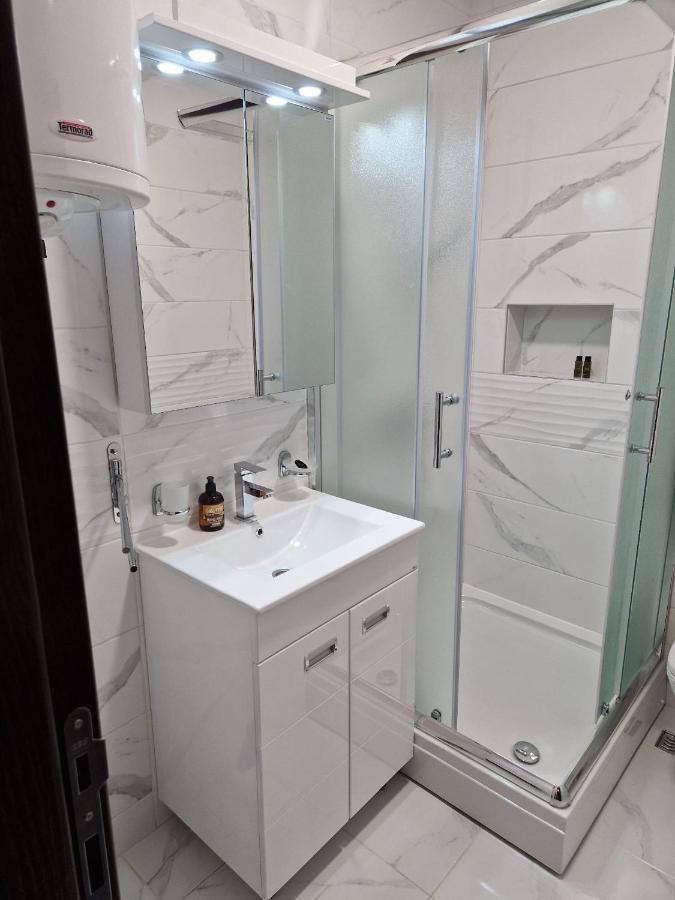 Mb Lux Apartman Vrnjačka Banja Kültér fotó