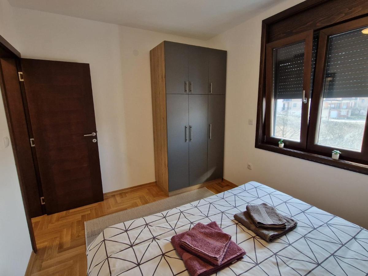 Mb Lux Apartman Vrnjačka Banja Kültér fotó