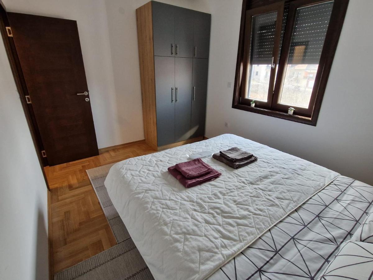 Mb Lux Apartman Vrnjačka Banja Kültér fotó